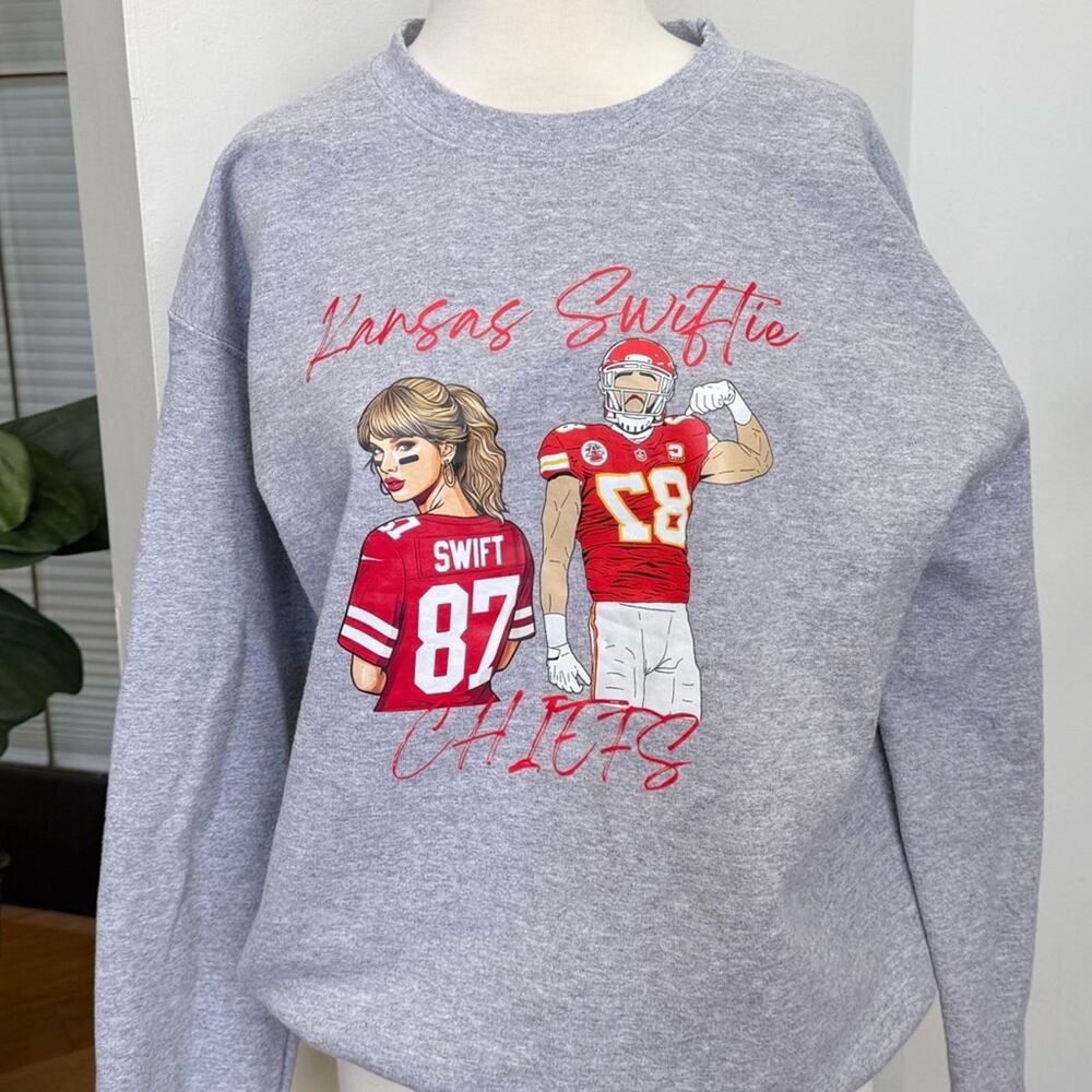 Boutique purchased Gray Taylor Swift/Chiefs Sweatshirt SZ Women Medium